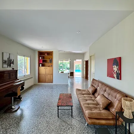 Con Piscina A 15 Min De Valencia Villa *